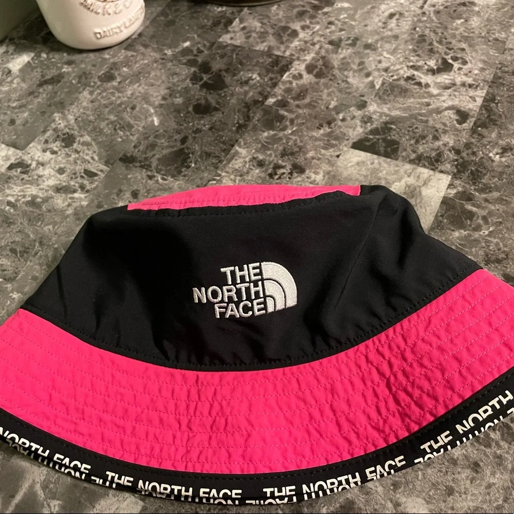 The‎ North Face Women Hot Pink and Black Bucket Hat